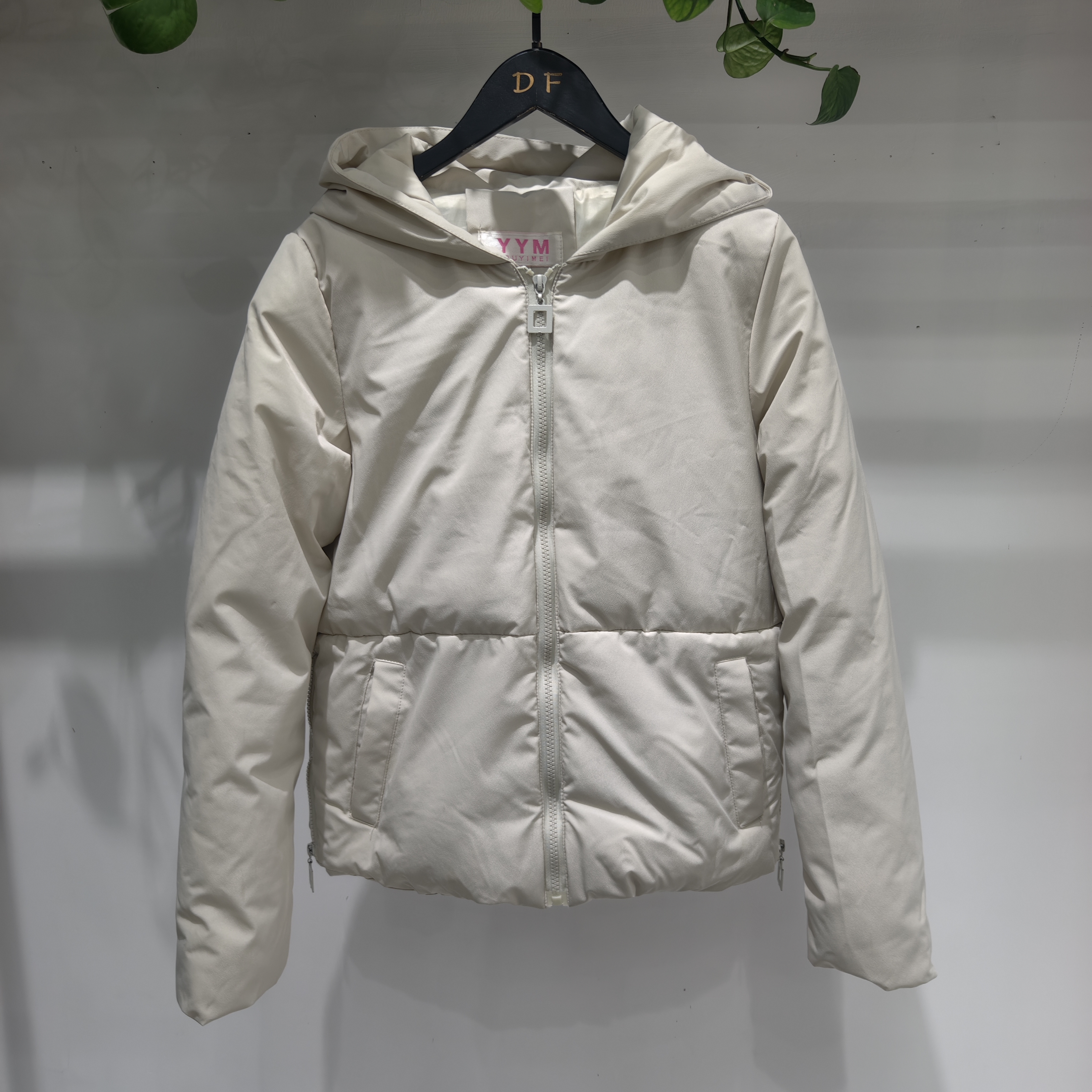 经典短款宽松简约连帽面包服