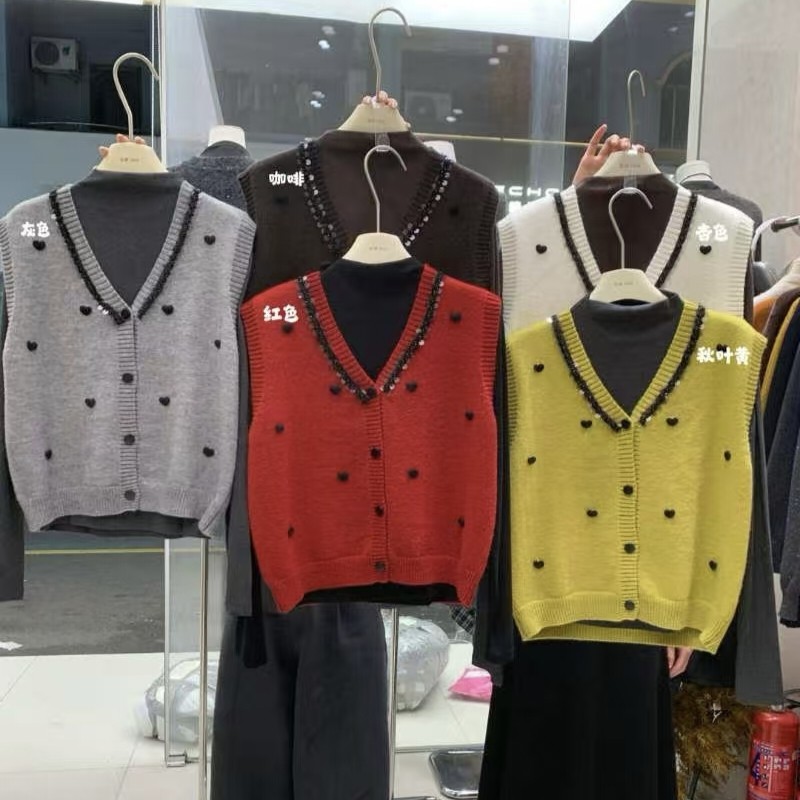 时髦洋气减龄高级V领针织背心马甲两件套女冬季新款针织衫套装