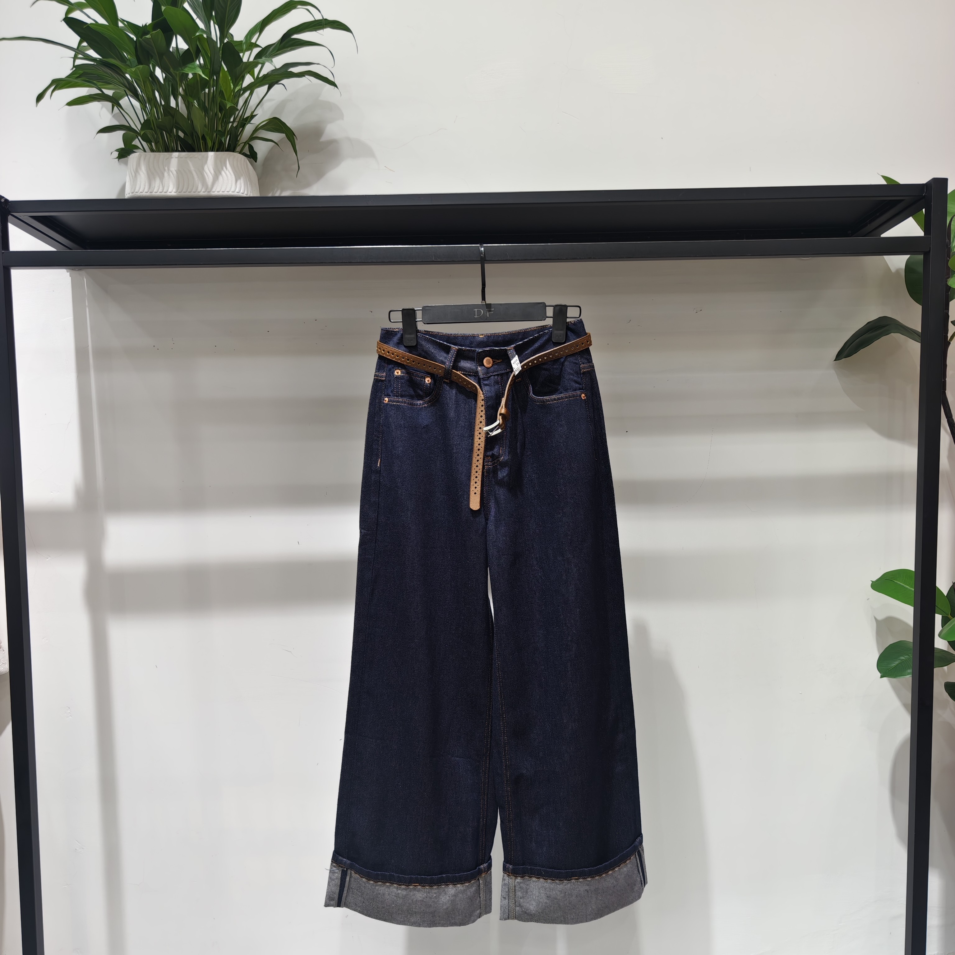 巨好看丹宁蓝牛仔裤2026新款今年流行爆款卷边九分窄版直筒阔腿裤