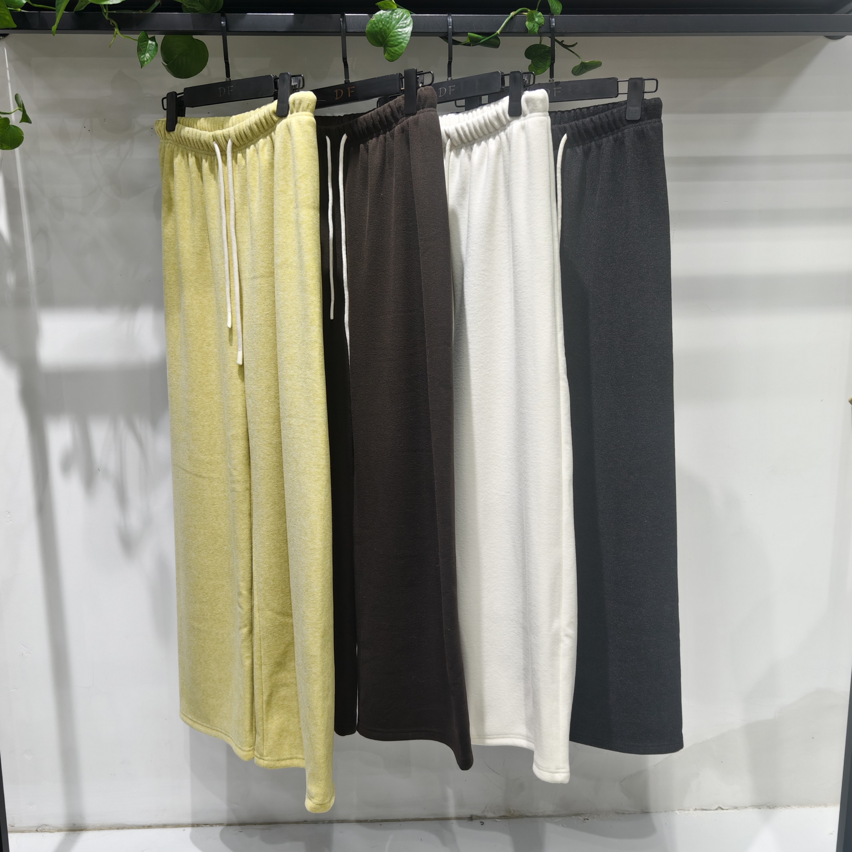 冬季加绒加厚小个子休闲阔腿糯米裤女2025新款慵懒风宽松直筒长裤