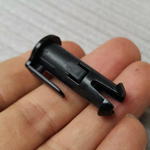 适配帕杰罗V73V77V93V97中排座椅扶手插销底座固定衬套MR251043