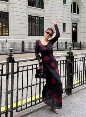 黑色V领印花长袖连衣裙女2025新款气质收腰显瘦度假长裙子