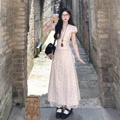 法式甜美V领碎花连衣裙女