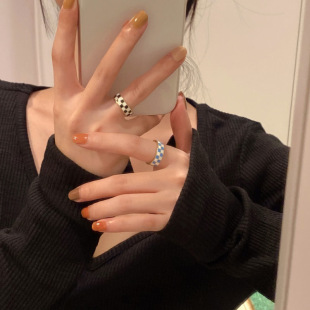 小众设计黑白棋盘格纹戒指女ins博主同款复古食指戒简约金属指环