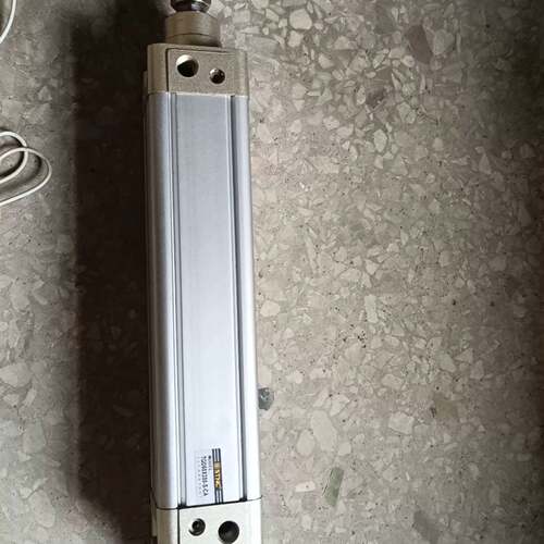 可维修方型气缸TGD50*200，没用过