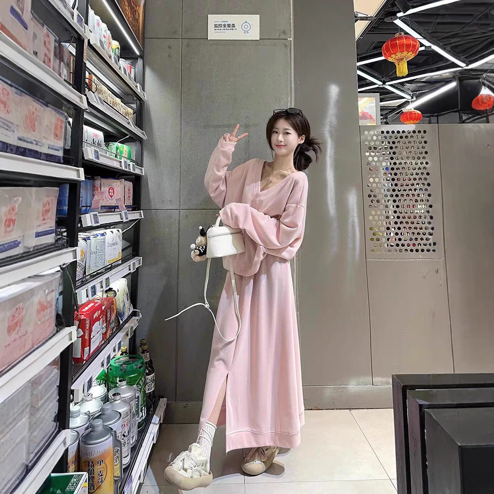法国cherrykoko慵懒风穿搭v领宽松长袖卫衣开叉显瘦半身长裙女