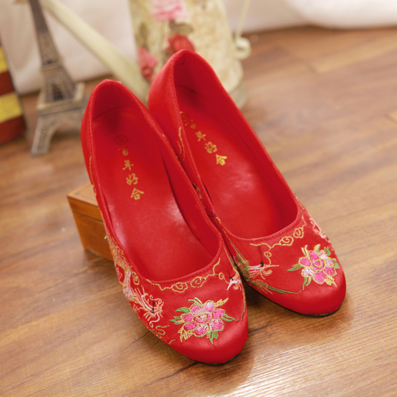 中式婚鞋红色龙凤绣花婚鞋刺绣粗跟传统旗袍裙褂秀禾新娘鞋结婚鞋