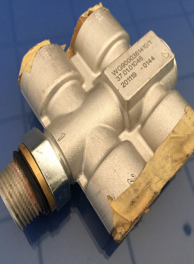 适配重汽原车配件豪沃T7HT5G汕德卡多孔模块带单向阀WG9000361410