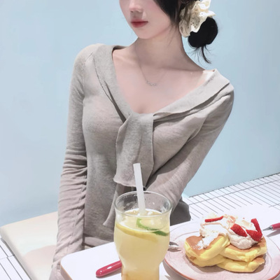 卡其色飘带v领针织衫女秋季修身显瘦打底衫纯色chic百搭长袖上衣