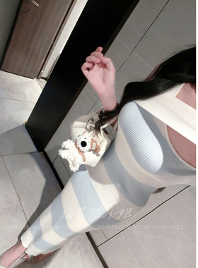 奶欲条纹斜肩针织孕妇装连衣裙女温柔气质修身显瘦背心包臀长裙子