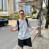 Tian 复古做旧刺绣设计短袖 T恤男款 Nick 美式 水洗棉宽松休闲上衣