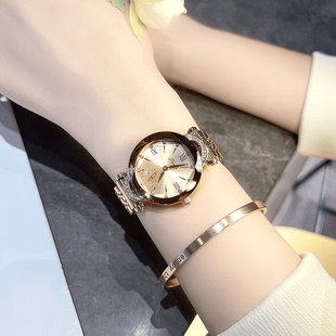 歌浪迪抖音同款2025新款花瓣型女士腕表百搭防水女式气质时尚
