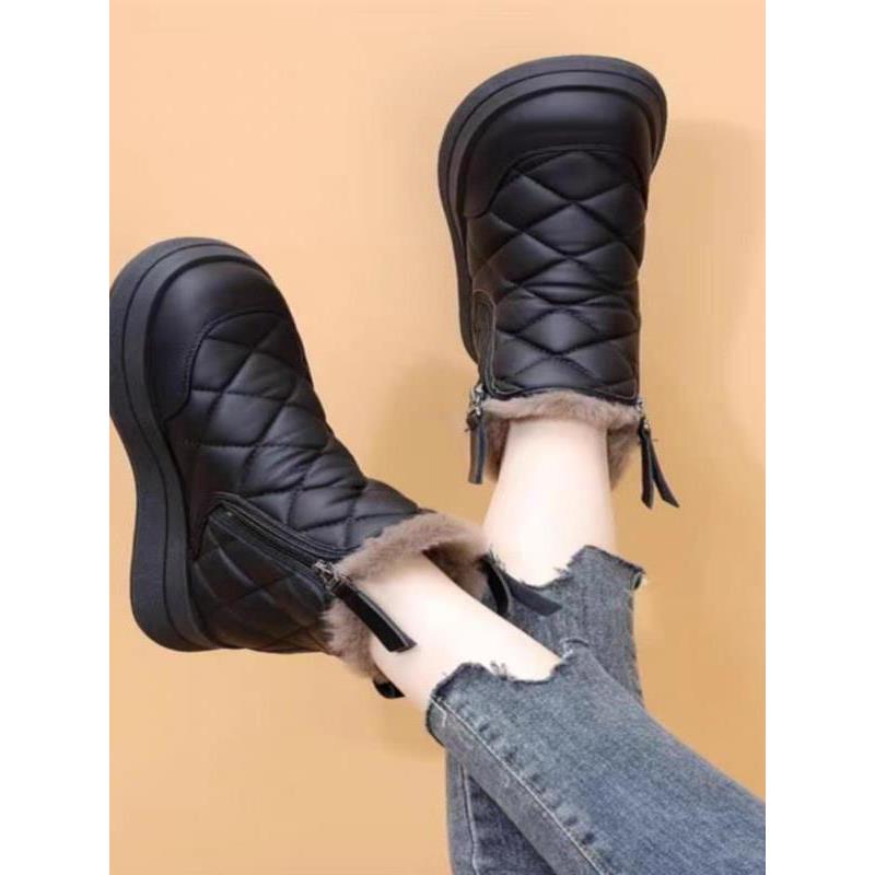 品牌皮面2025年新款冬季加绒平底雪地靴女加厚保暖棉靴防滑短靴