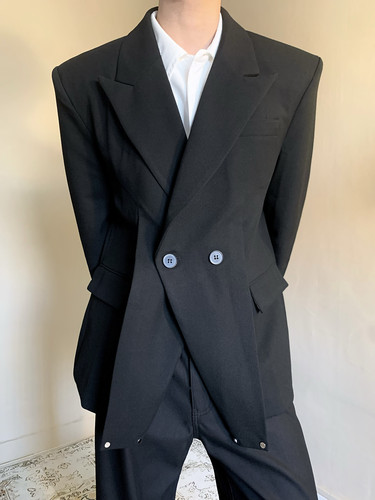 轻奢优雅绅士裁剪分叉收腰设计黑色西装外套廓形垫肩西服宴会礼服