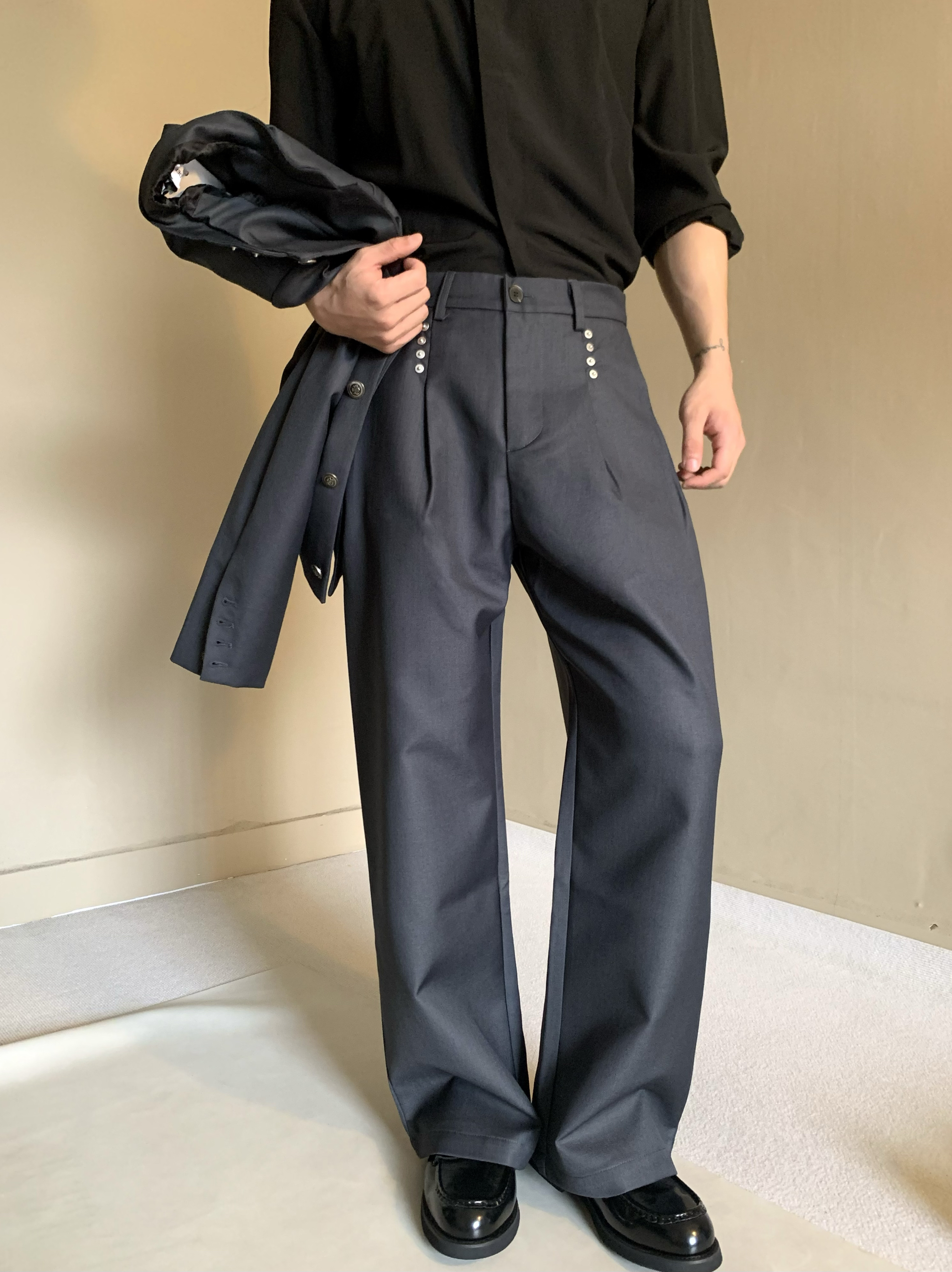 复古高奢老钱风通勤铆钉设计感高级感直筒西裤男垂感西装休闲裤潮