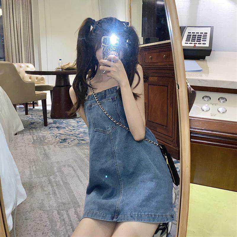 牛仔背带裙女减龄2024新款宽松学生半身裙显瘦百搭小个子连衣裙