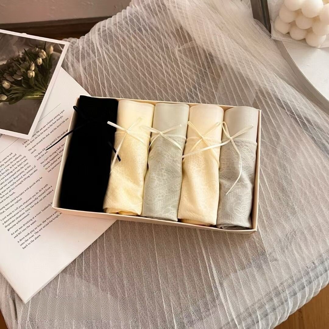 新款大版蚕丝提花内裤女中腰透气抑菌桑蚕丝底档宽松舒适三角裤头
