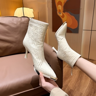 真皮瘦瘦靴时髦小短靴女2025秋冬新款细跟尖头高跟鞋靴子裸靴流行