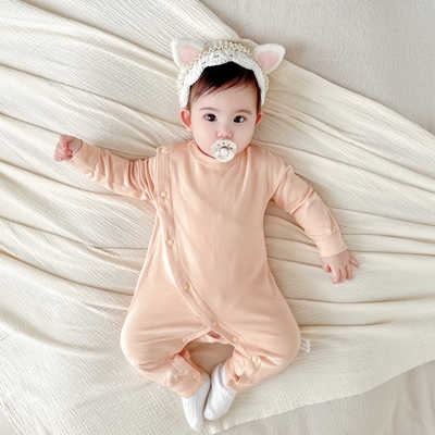 春秋婴儿睡衣纯色宽松连体衣