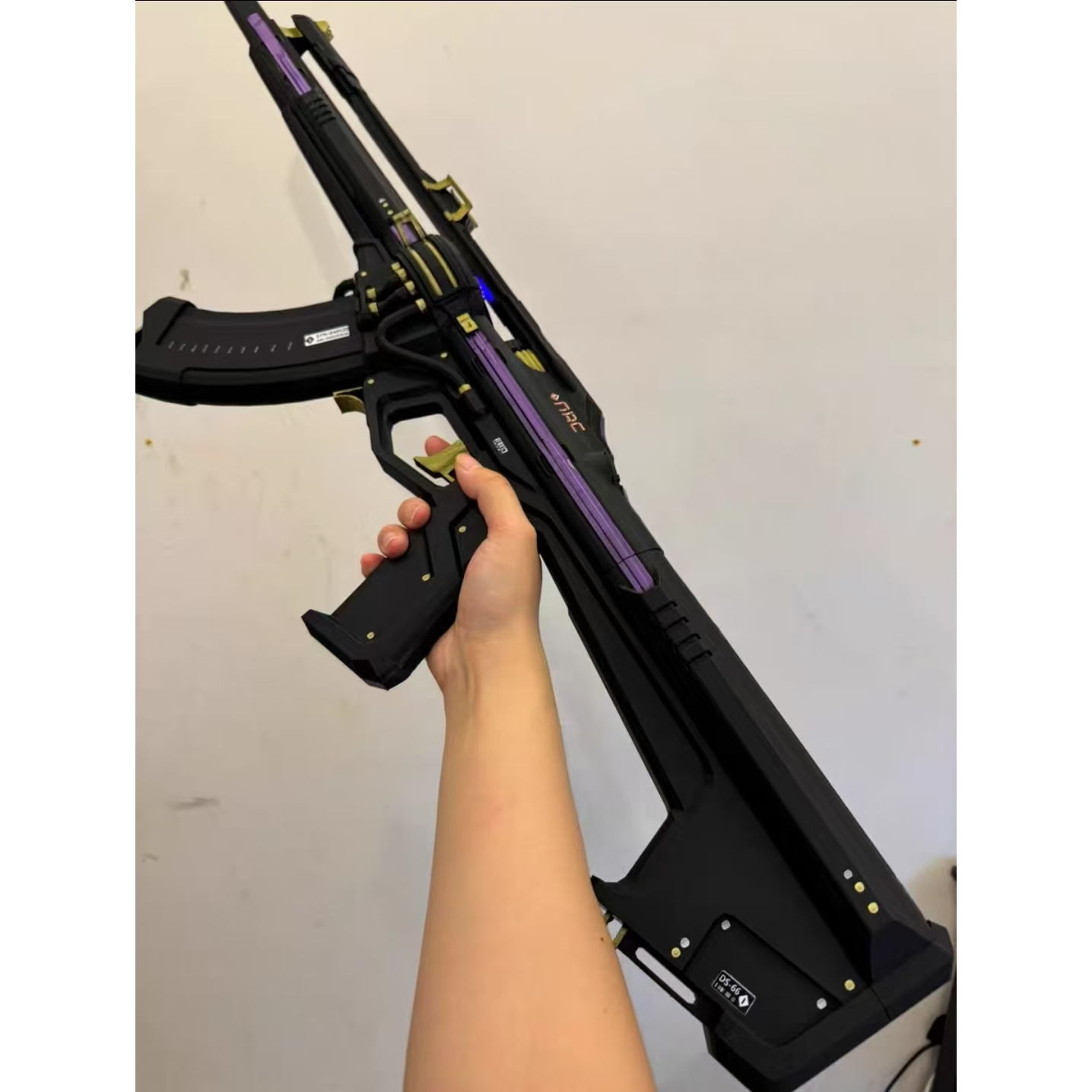 无畏契约武器瓦罗兰特狂徒模型枪