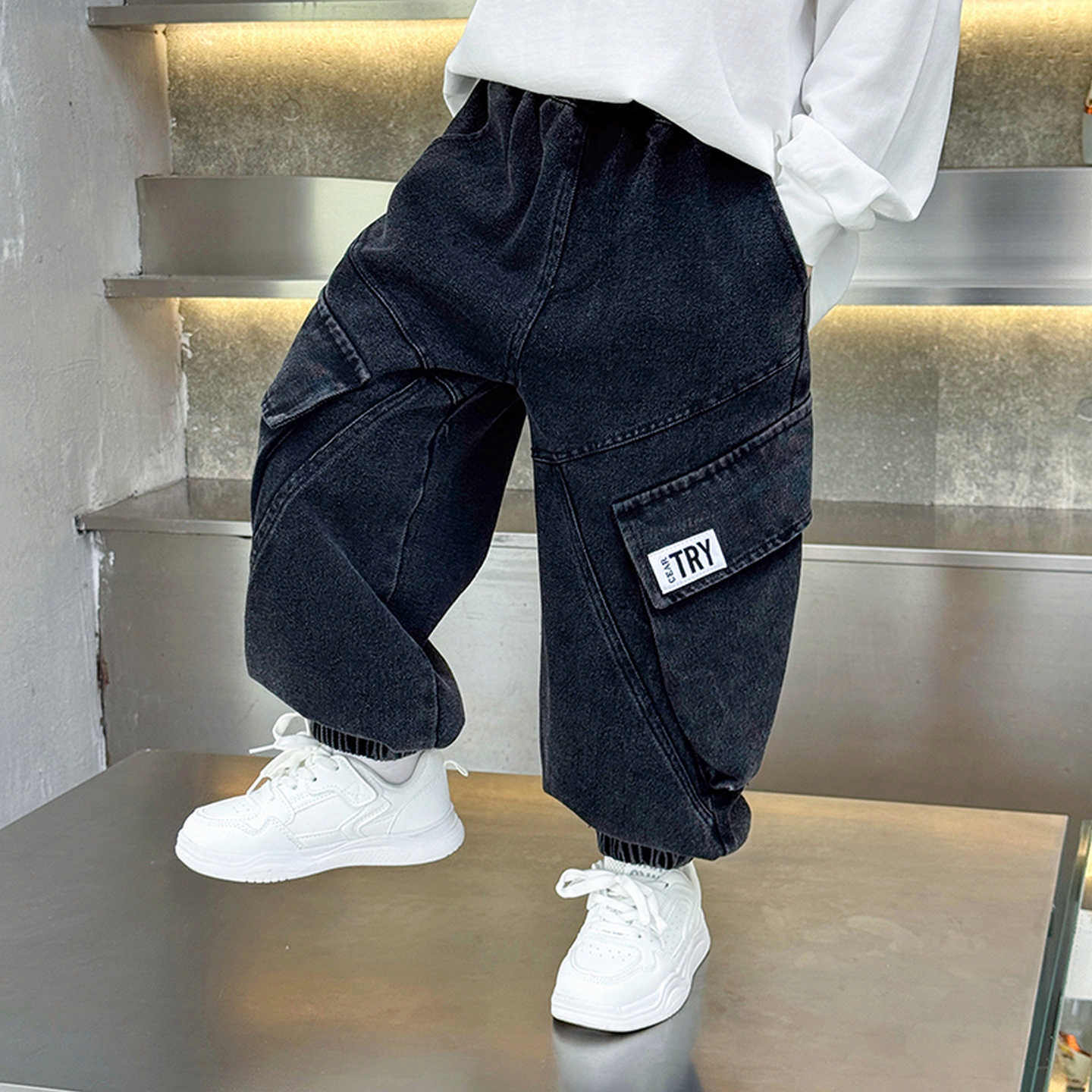 儿童春秋季牛仔裤男童工装长裤2025新款炸街宝宝束脚裤男孩裤子潮