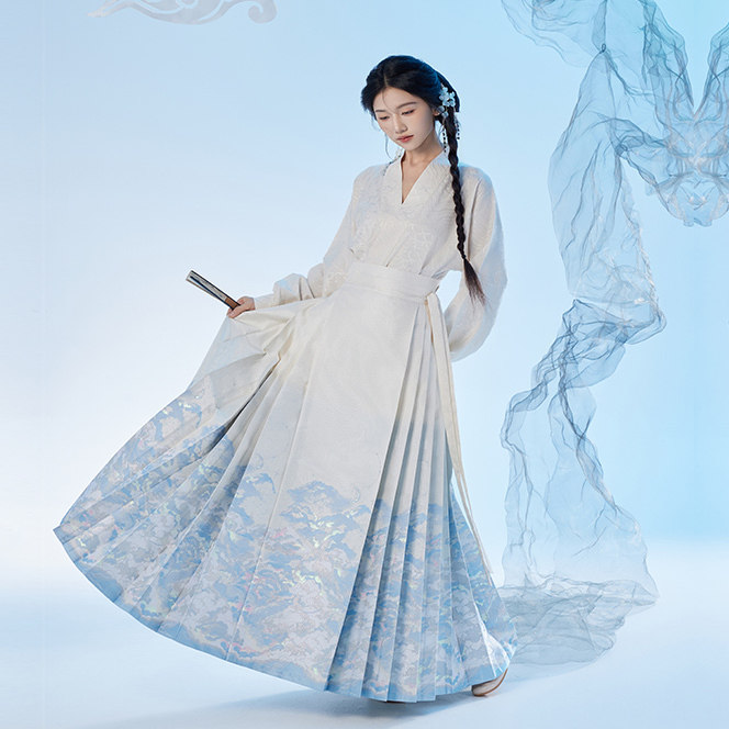 风牵一袖[云弄影]原创明制仿妆花织金缎马面裙弓袋袖日常通勤汉服,女装/女士精品,汉服半身裙,淘宝优惠券,粉丝福利购,淘宝优惠卷