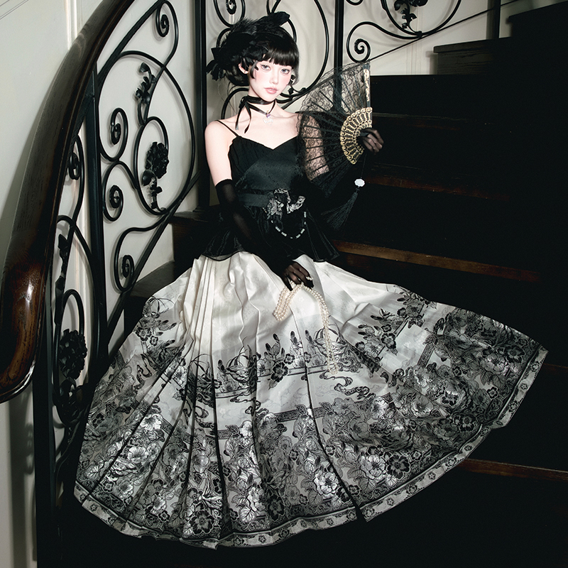 风牵一袖[谈墨夫人]原创明制仿妆花织金马面裙汉服复古优雅四季款