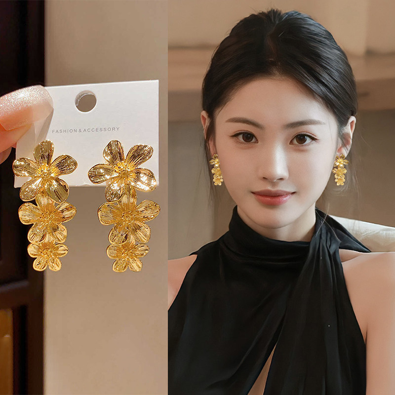 金色花朵耳环女轻奢高级感夸张耳坠2025新款爆款小众独特设计耳饰图片