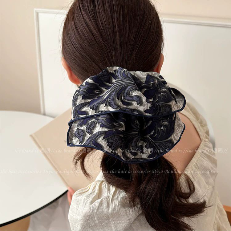 秋冬款高级感图腾印花大肠发圈2025新款精致扎马尾发圈发圈花发饰