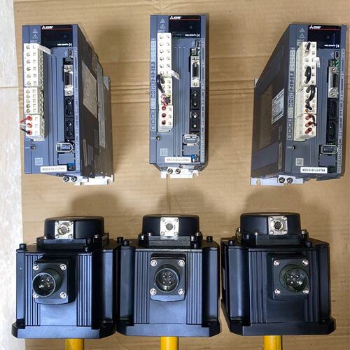 议价三菱M70四轴驱动器 MDS-D-SVJ3-07NA电机HF可维修