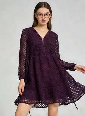 0638精致风V领长袖蕾丝镂空A字连衣裙女紫色显瘦连衣裙