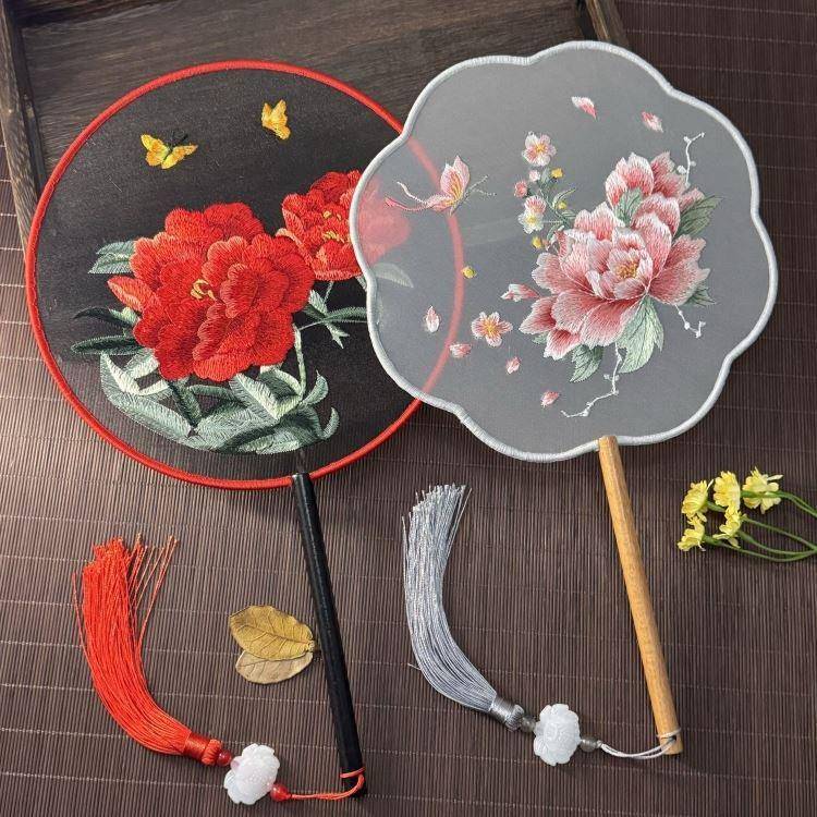 中国风双面刺绣古典团扇夏季复古代汉服旗袍苏绣舞蹈扇婚礼宫扇子