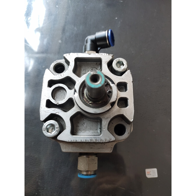 拍前询价：力士乐PGF1－21/4 1RA01VP1内啮合高压齿轮泵。