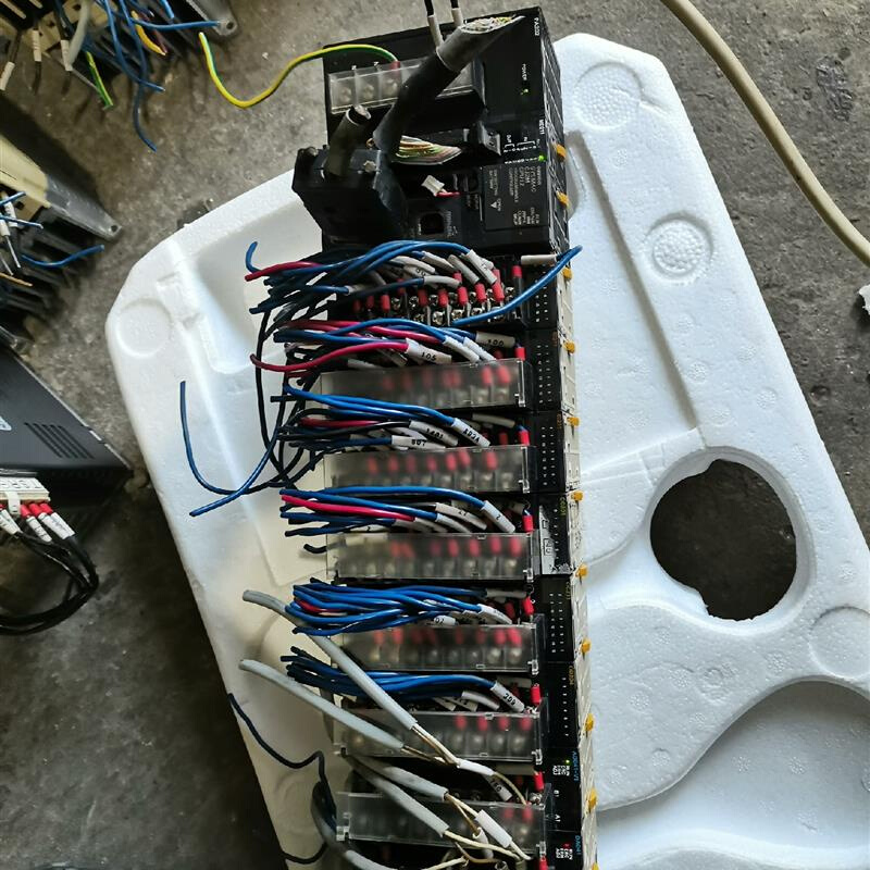 拍前询价：(议价产品)PLC:CJ1W-PA202一个