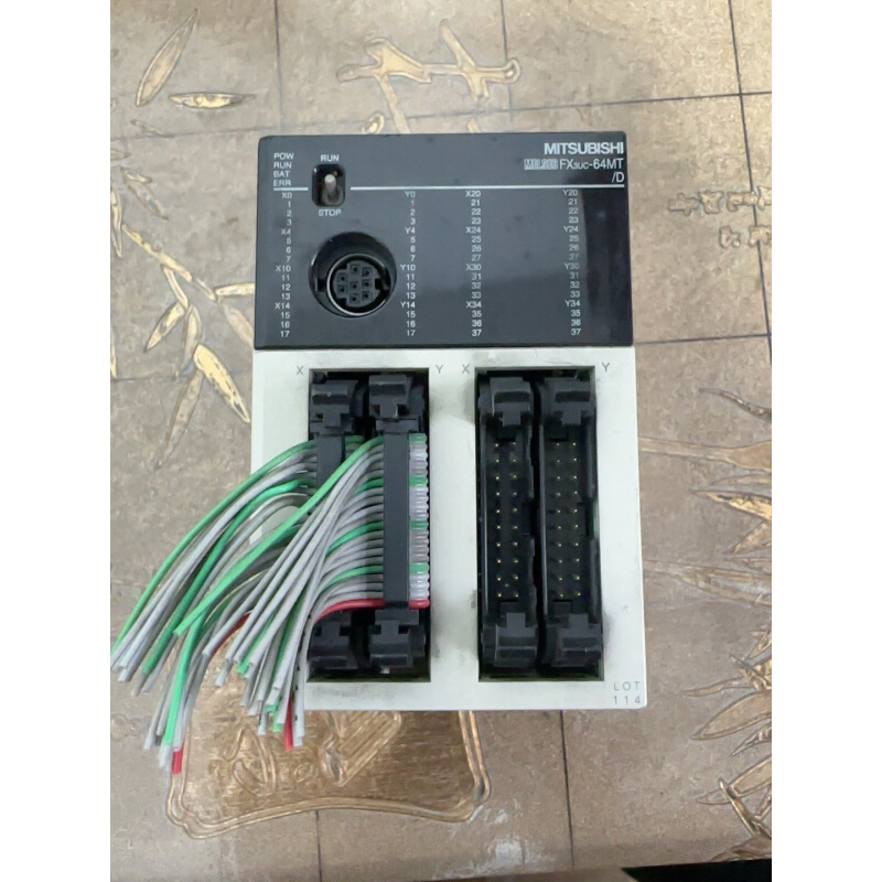 拍前询价：（议价）三菱 MODEL FX3uc-64MT/D 实物图功能包好