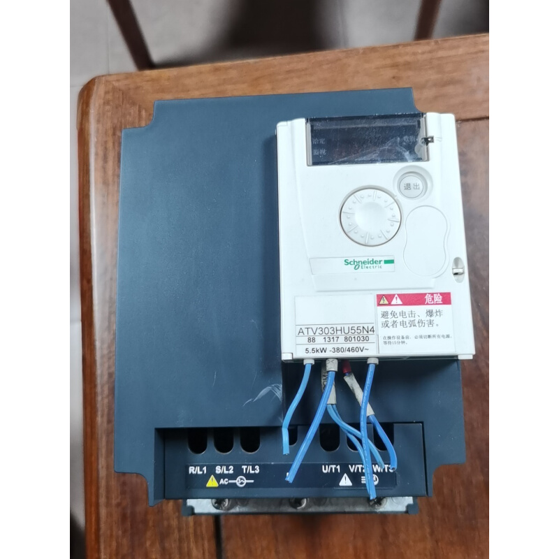 拍前询价：[议价]拆机的一个施耐德变频器ATV303HU55N4，380V5.