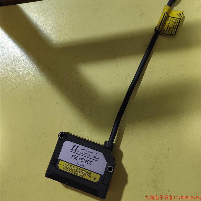 拍前询价:(议价)基恩士 IL-065激光位移传感器,实物如图 不知