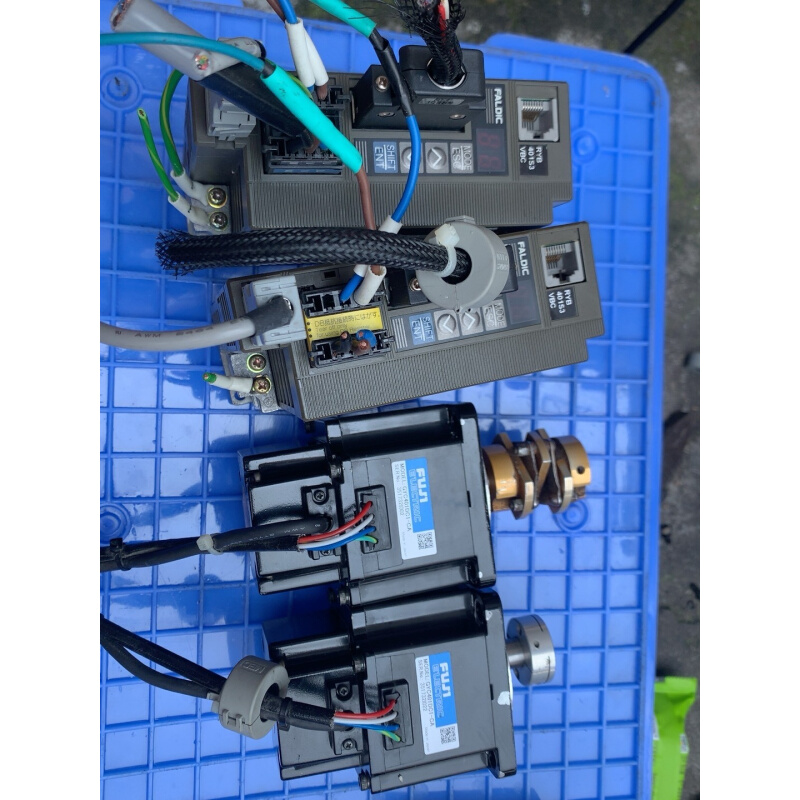 拍前询价：(议价)富士伺服2套打包，RYB401S3-VBC，GYC401DC
