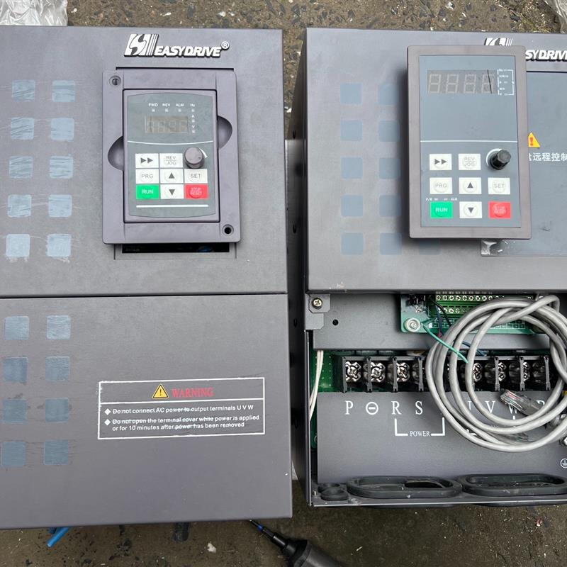 拍前询价：(议价)易驱CV3100变频器 15kw  380v 两台