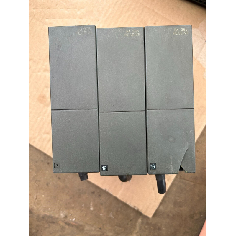 拍前询价：模块 365-0BA01-0AA0 成色如图，壳体有破