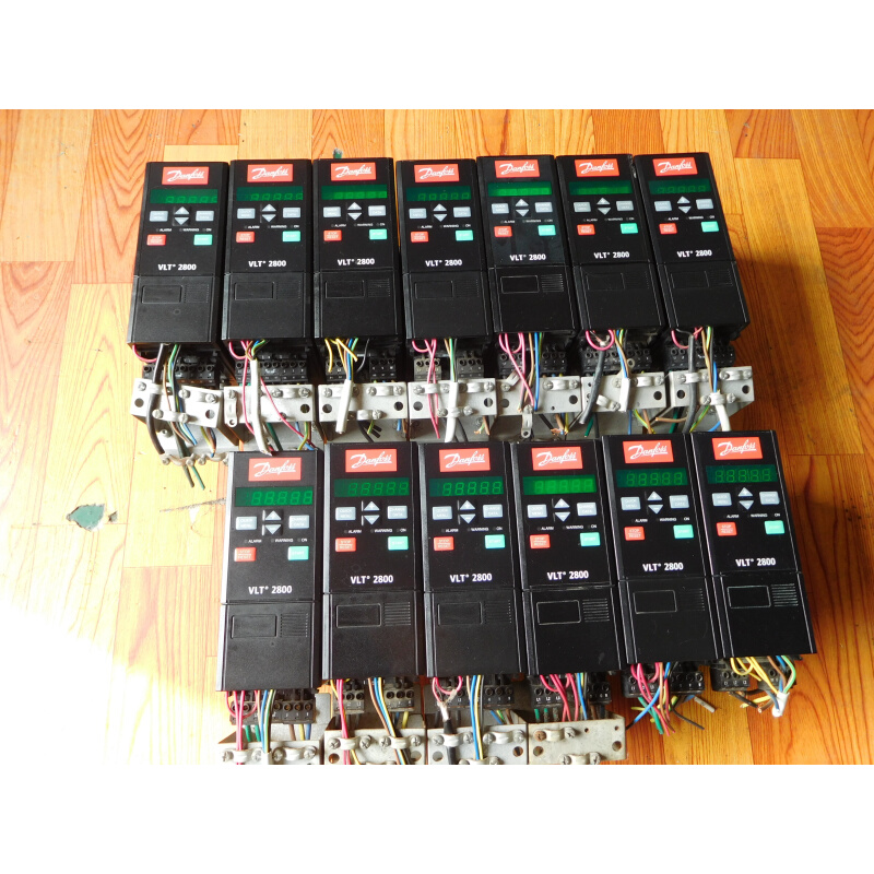 拍前询价：二手拆机丹佛斯变频器VLT2807PT4B20STR0DBF00A00C1 0.