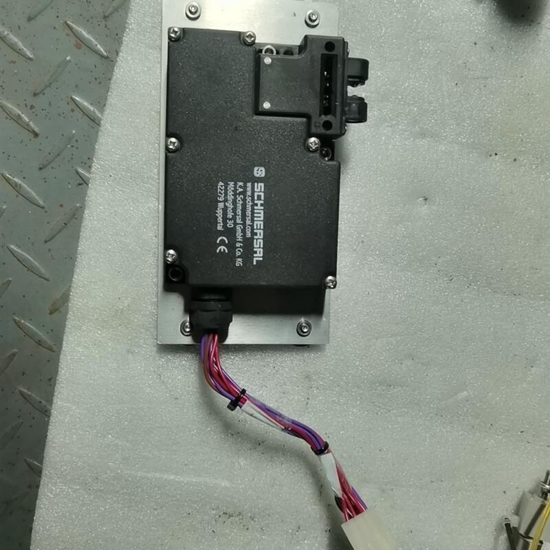 拍前询价：施迈赛电磁门锁开关 azm 161sk-12/12rka-0议价议价