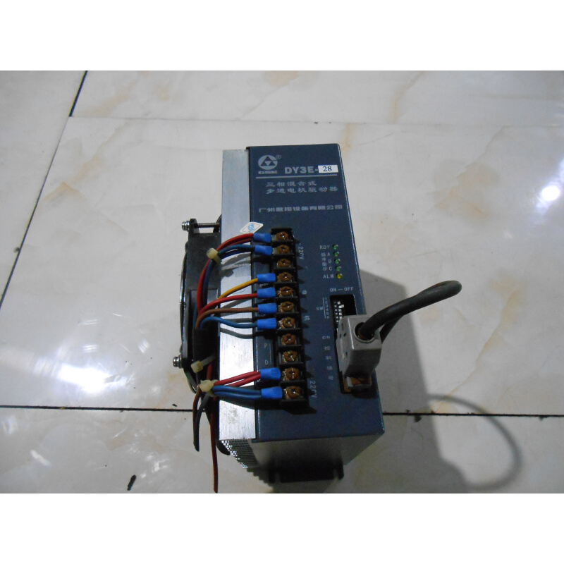 拍前询价：二手 广数步进电机驱动器 DY3E-28 测试包好 实物图询