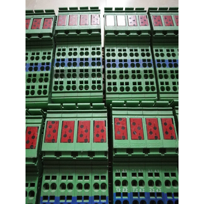 拍前询价：二手实拍图 菲尼克斯模块IBIL24DO16-ME IBIL24DO 原装