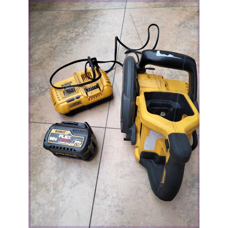 拍前询价：原装得伟60V无刷圆锯，得伟60V无刷圆锯，运行正常，底