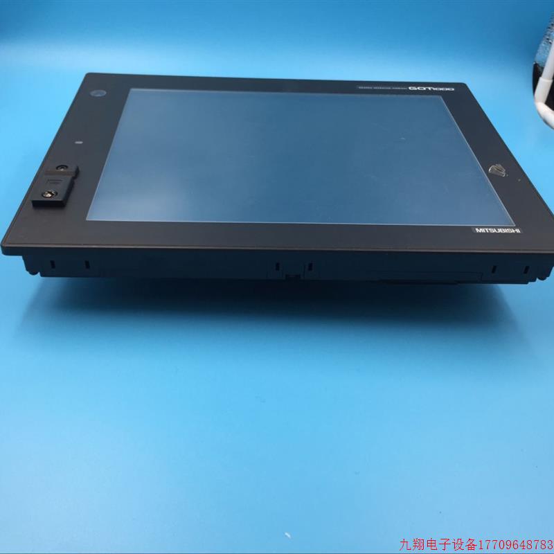 拍前询价:三菱 GT1585-STBD带GT15-J71E71-100  触摸屏  实物图