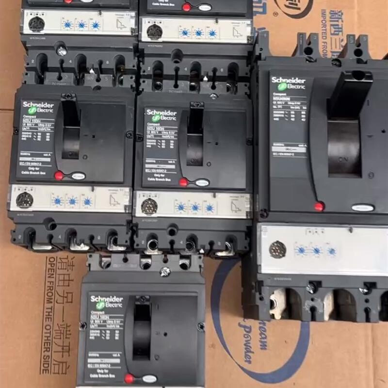 拍前询价：(议价)施耐德断路器NSU160N/400N