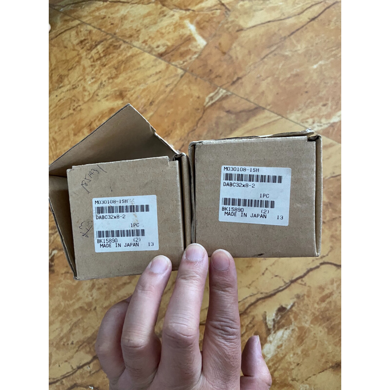 拍前询价：气缸DABC32*8-2、带2个ZG530B气缸传感器询价为准