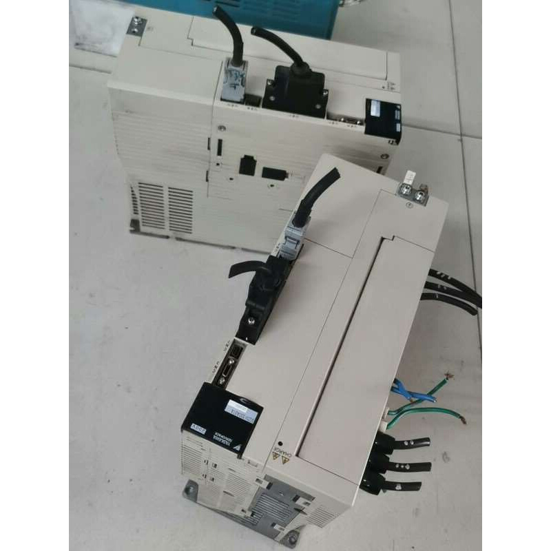 拍前询价：安川驱动器SGDV-330A01A002000电机SGMGV询价