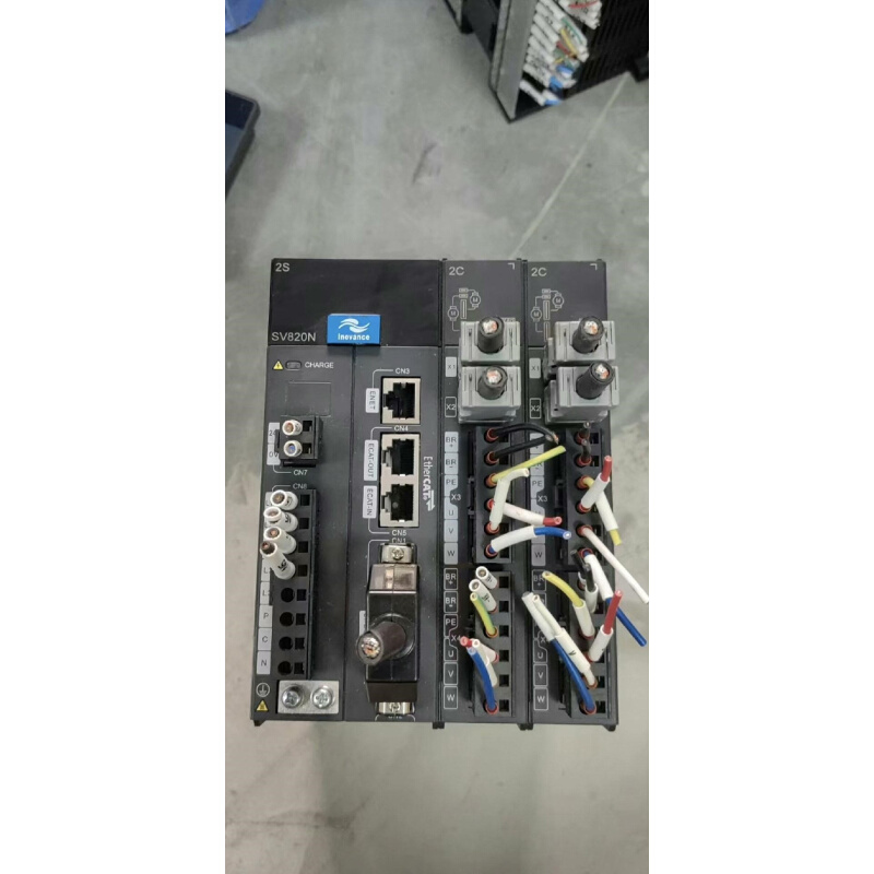 拍前询价：SV820N2S2C2C，汇川4轴伺服驱动器，成色漂亮，无尘